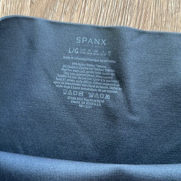 SPANX Look at Me Now Seamless Leggings Black Camo Size Large - Picture 3 of 4